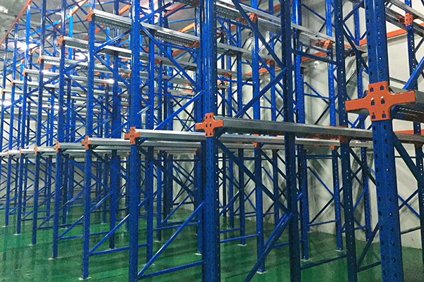 倉(cāng)儲(chǔ)密集型貨架有哪些優(yōu)勢(shì)和弊端？怎么合理的使用密集型貨架？